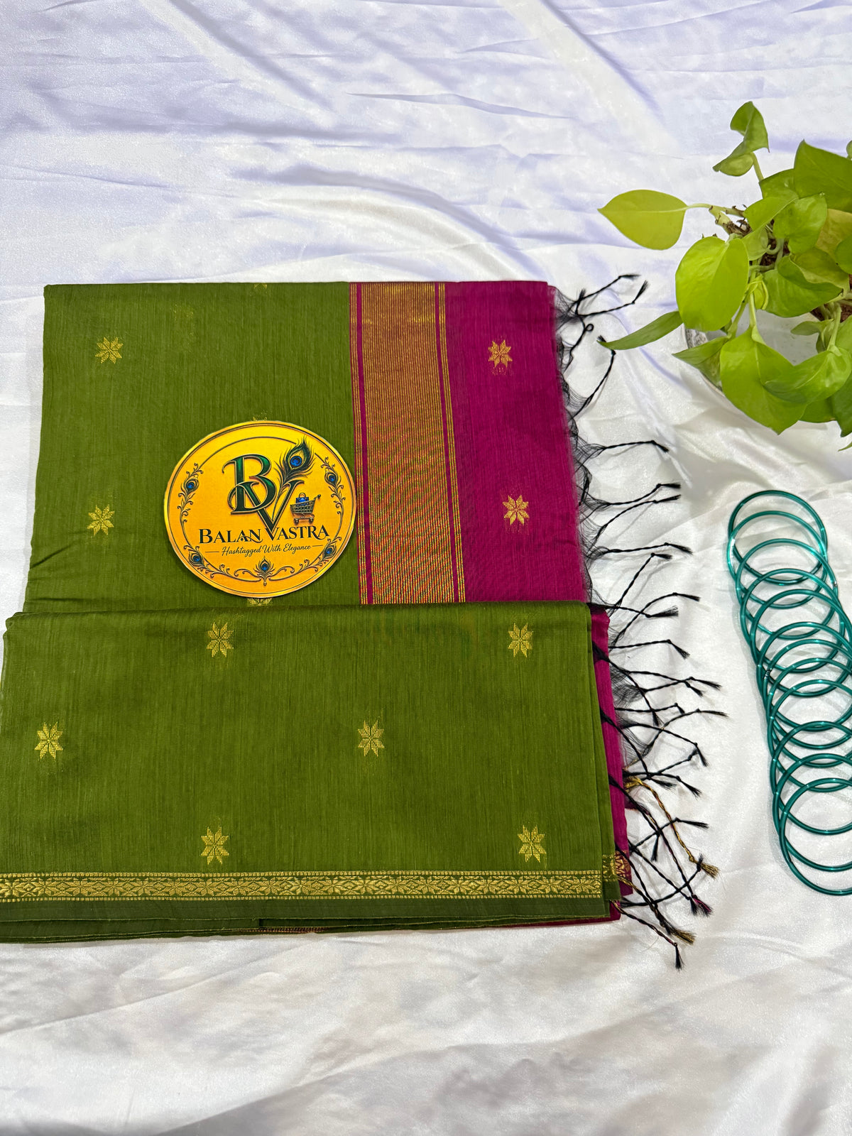Green Saree with Gold Zari Border and Pink Pallu Maheshwari Cotton Silk Saree for Women | Maheswari Pure Cotton Saree | Traditional Saree | Office Wear Saree | Daily Wear Saree | Festive Saree | Lightweight Saree
