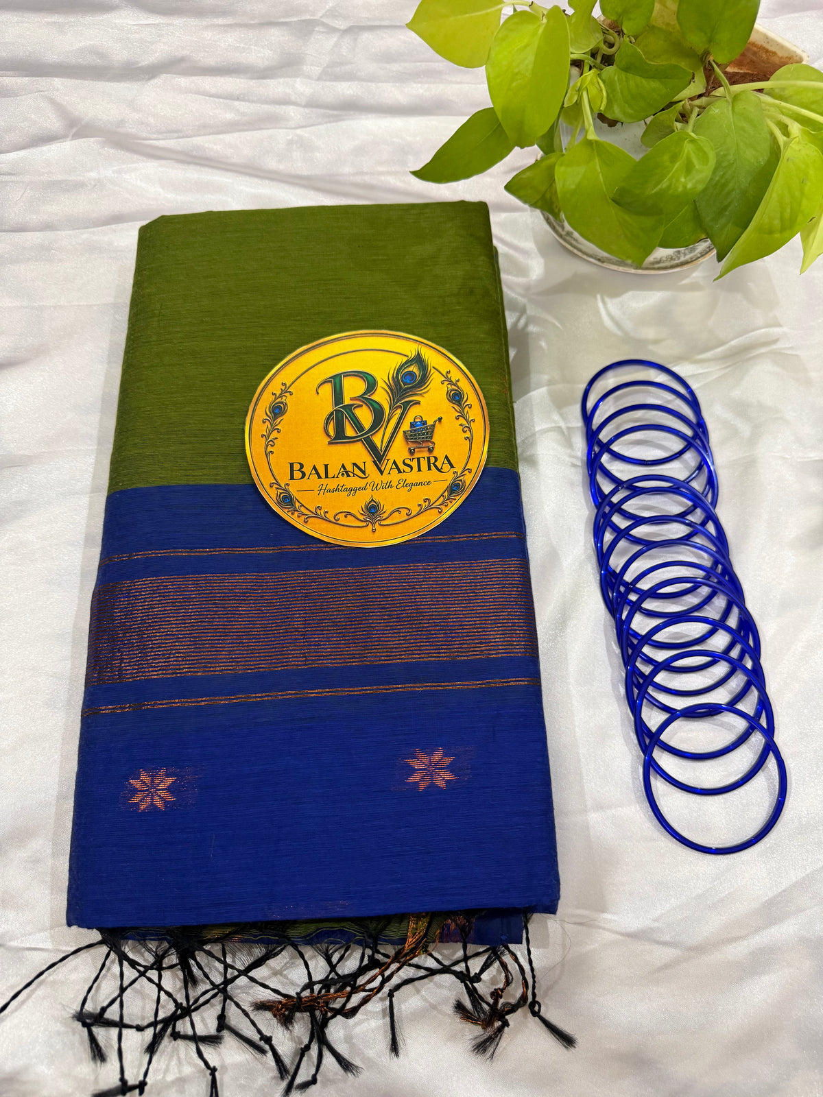 Green Saree with Gold Zari Border and Blue Pallu Maheshwari Cotton Silk Saree for Women | Maheswari Pure Cotton Saree | Traditional Saree | Office Wear Saree | Daily Wear Saree | Festive Saree | Lightweight Saree
