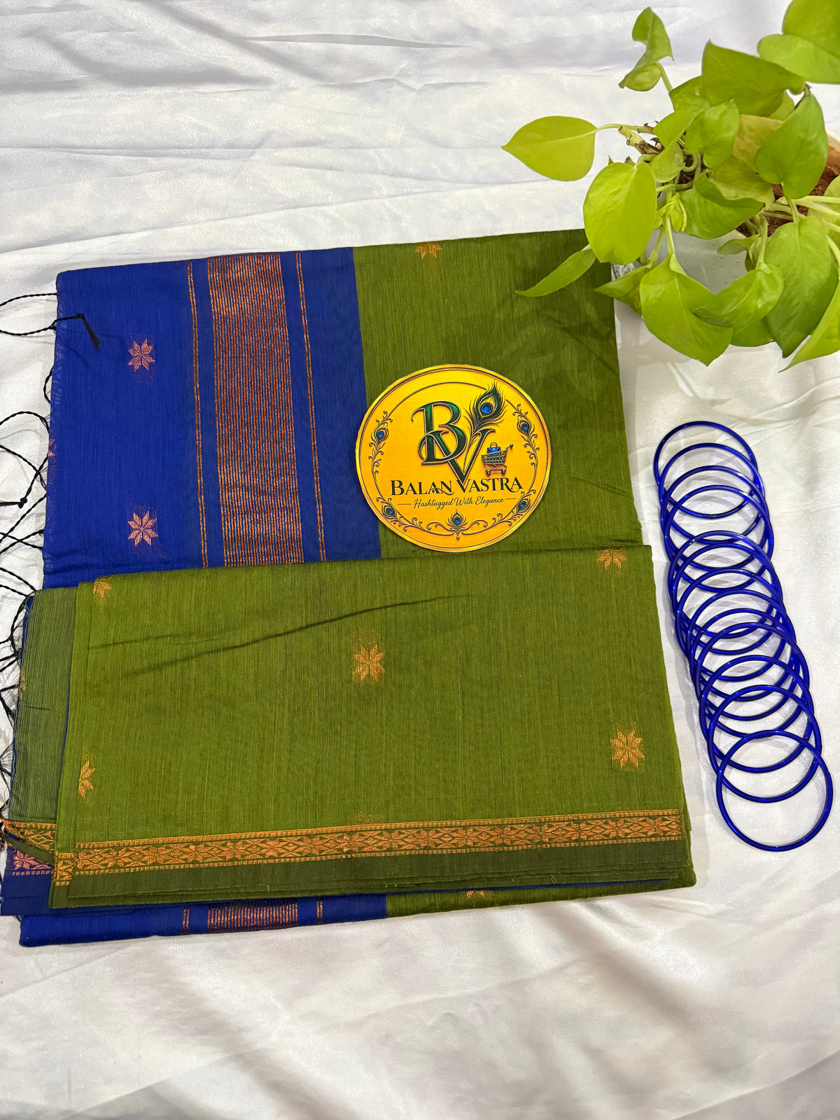 Green Saree with Gold Zari Border and Blue Pallu Maheshwari Cotton Silk Saree for Women | Maheswari Pure Cotton Saree | Traditional Saree | Office Wear Saree | Daily Wear Saree | Festive Saree | Lightweight Saree